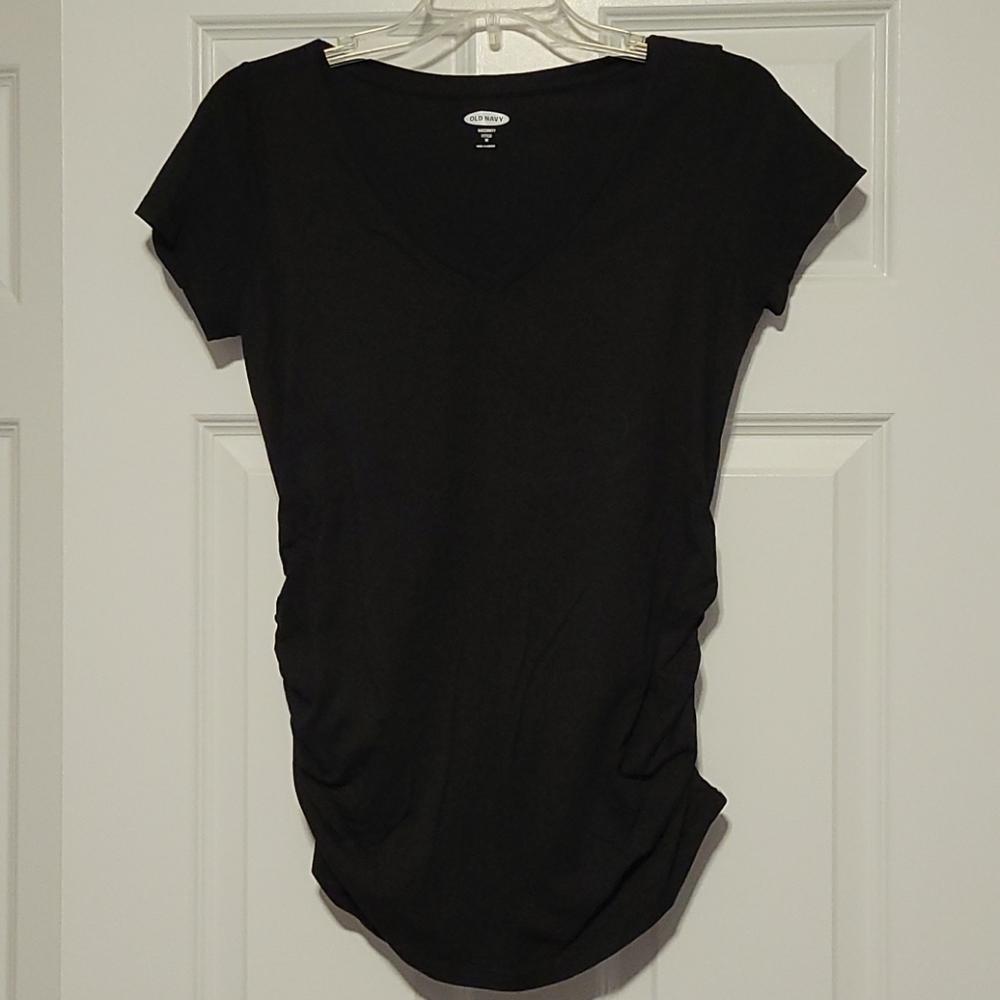 Old Navy black maternity tee, size M